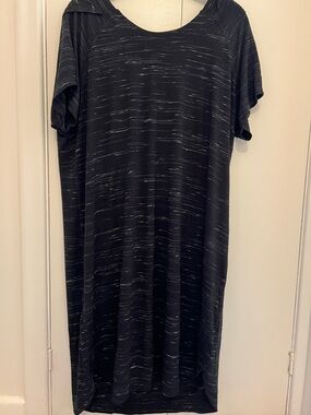 Black Heather Short-Sleeve Shirt with Hood